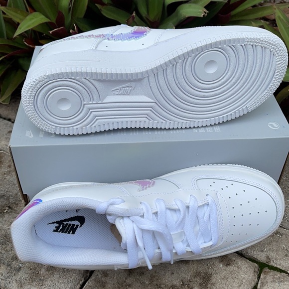 NIKE AIR FORCE 1 LV8 ‘DIGITAL SWOOSH’ WMNS - Picture 5 of 16